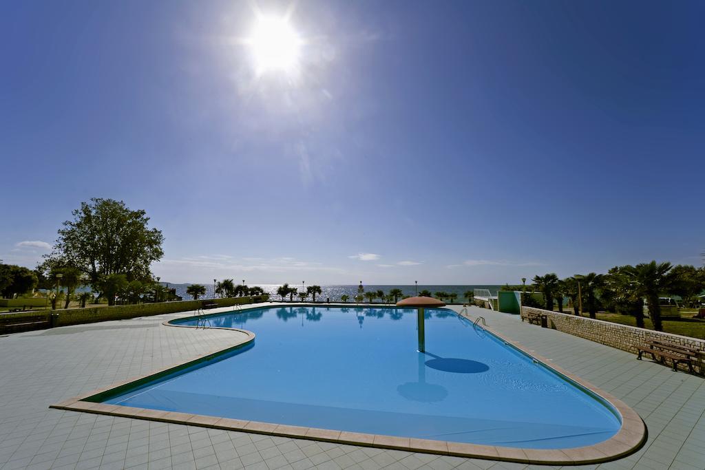 Camping Ulika Mobile Homes - Naturist Cervar-Porat Екстер'єр фото